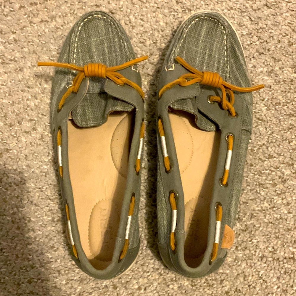Sperry topsiders